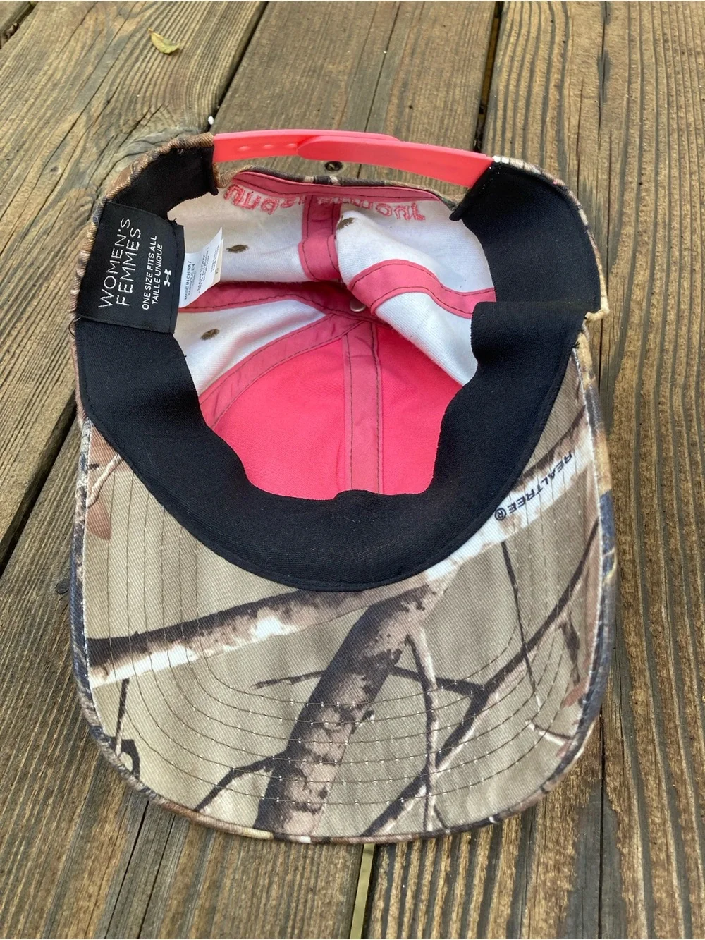 Under Armour “Women Hunt” Cap Snap Hat Pink Spellout Green Camo Hunting Outdoors